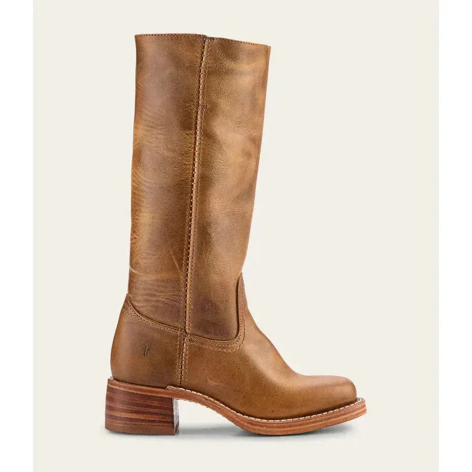 Bottes femme style cowboy, hauteur genou, en cuir marron foncé, avec talon stable et coutures décoratives.