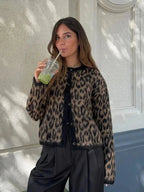 Cardigan für Damen mit puffigen Ärmeln und Animal-Print aus weichem, leichtem Stoff, ideal für lässige Outfits.
