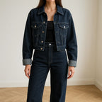 Ensemble en denim bleu pour femme, comprenant une veste blazer et un pantalon large.