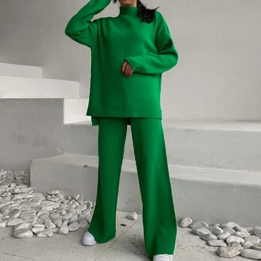 Ensemble für Frauen aus leichter Baumwolle, mit lockerer Passform und modernen Schnitten für einen entspannten Look.