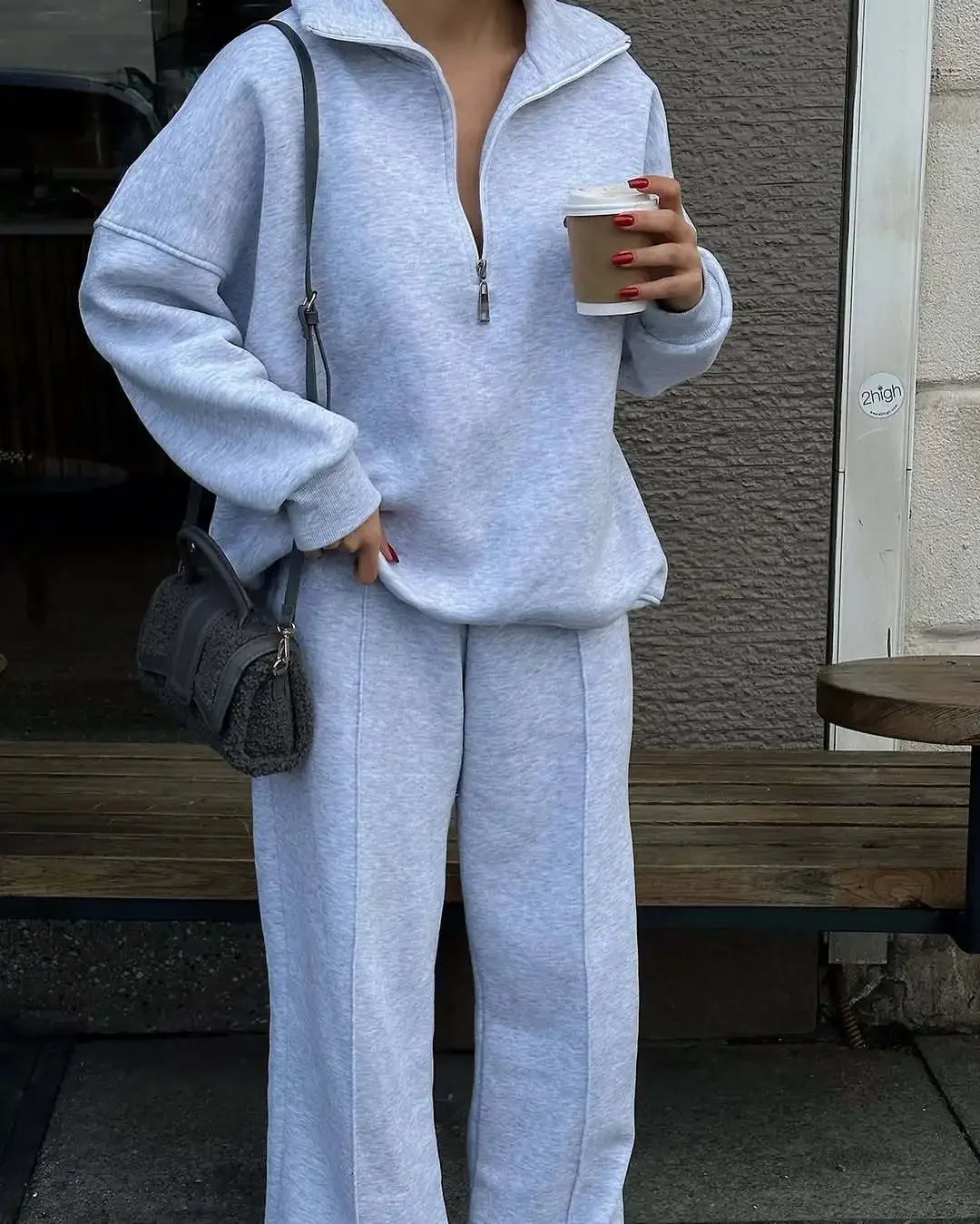 Ensemble gris en coton, composé d'un sweat-shirt et d'un pantalon, adapté pour l'automne et l'hiver.