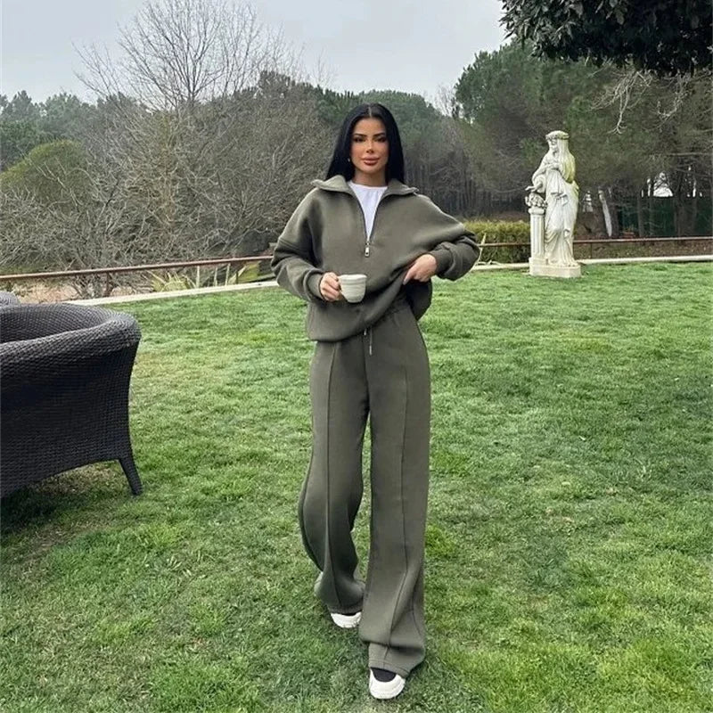 Ensemble marron en coton, composé d'un sweat-shirt décontracté et d'un pantalon assorti, adapté pour l'hiver.