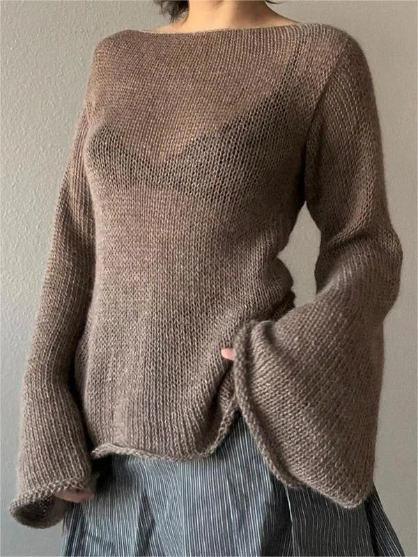 Haut femme marron en tricot, dos ouvert, manches évasées.