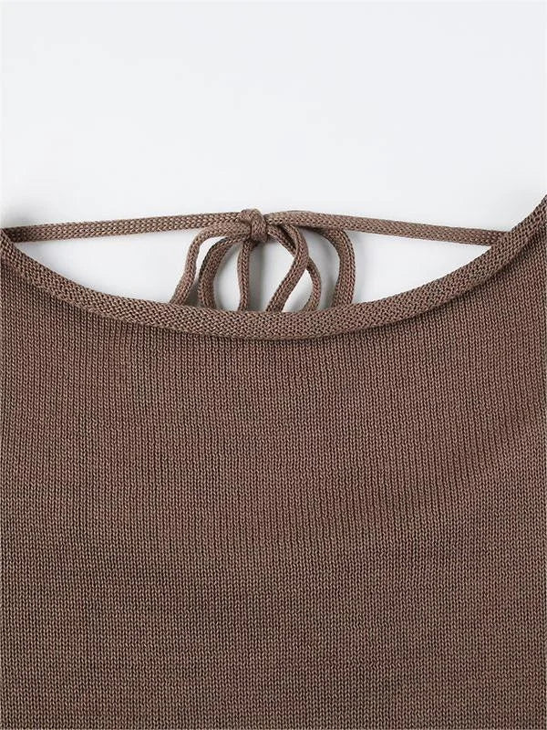 Haut femme tricoté, dos ouvert, coupe décontractée, manches évasées.