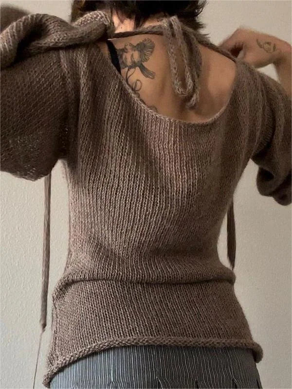 Haut femme marron tricoté, dos ouvert, manches évasées, adapté pour des tenues décontractées.