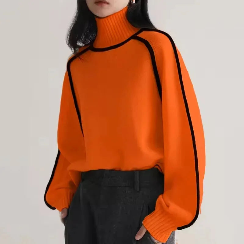 "Pull col roulé für Frauen aus weicher Baumwolle mit einer kontrastierenden Bordüre am Saum und an den Ärmeln."