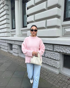 Oversize pink sweater für Damen, aus weichem Material, mit langen Ärmeln und lässigem Schnitt für komfortable Passform.