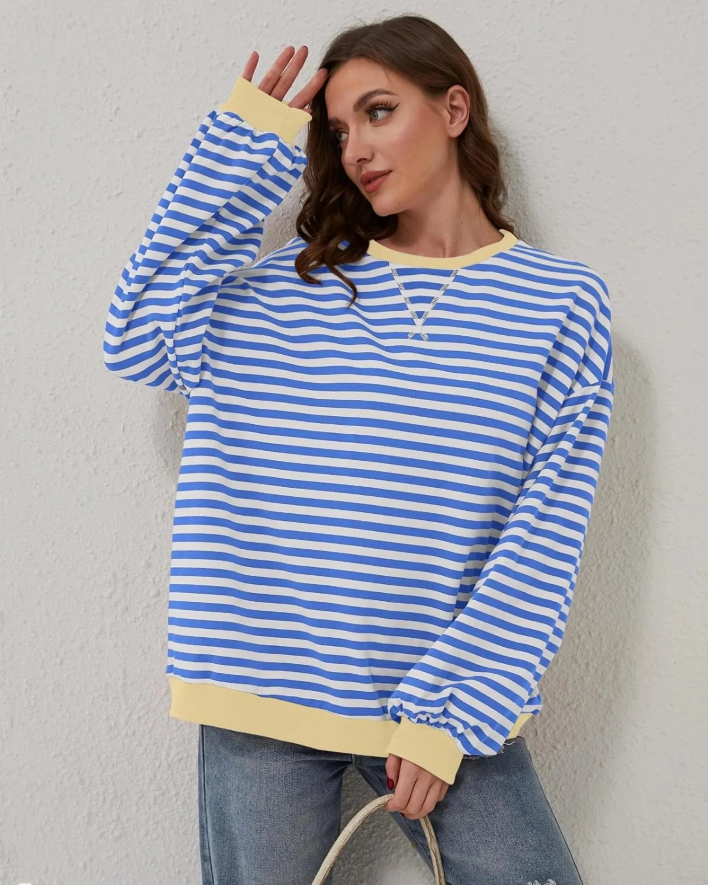 Oversize gestreifter Pullover für Frauen, bequem aus weichem Baumwollmaterial, ideal für lässige Freizeitlooks.