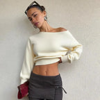 Damen-Pull mit einem Ärmel, bequemes Strickmaterial, lässiger Herbststil in sanften Farben, ideal für entspannte Outfits.