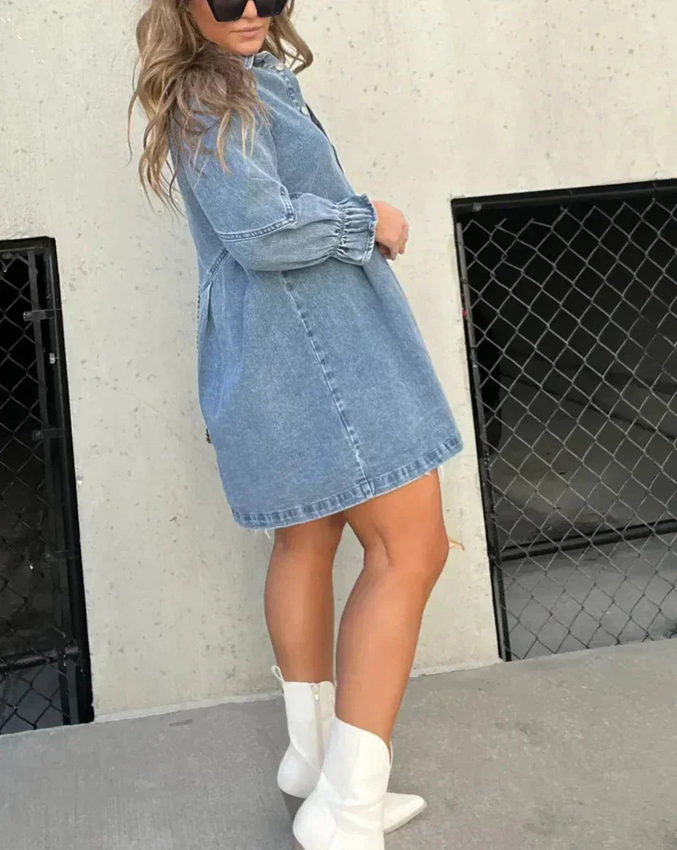 Robe chemise mini en jean avec boutons, manches longues, en coton, idéale pour un look décontracté quotidien.