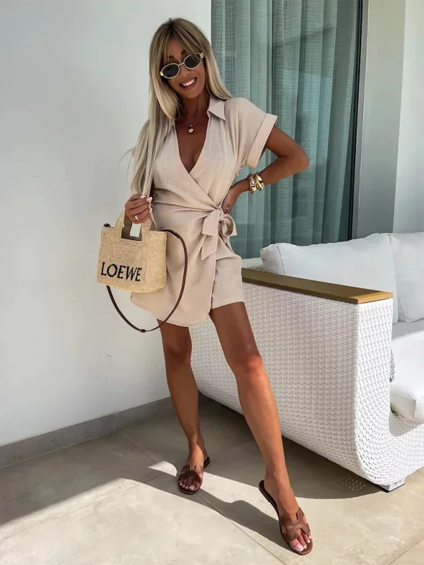 Robe courte portefeuille à manches courtes, col V, ceinture, en tissu fluide, idéale pour l’été, disponible en plusieurs…