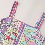 Robe courte sans manches en tissu léger, imprimé sirène pastel, idéale pour les journées d'été à la plage.