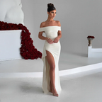 Robe longue femme en tissu léger, épaules dénudées, fente élégante pour plus de mouvement et de confort.