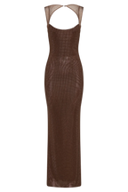 Robe longue marron à paillettes, bretelles fines, en tissu léger et fluide, idéale pour des occasions spéciales.