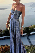 Robe longue bustier en satin brillant avec nœud, parfaite pour des soirées élégantes et des occasions spéciales.