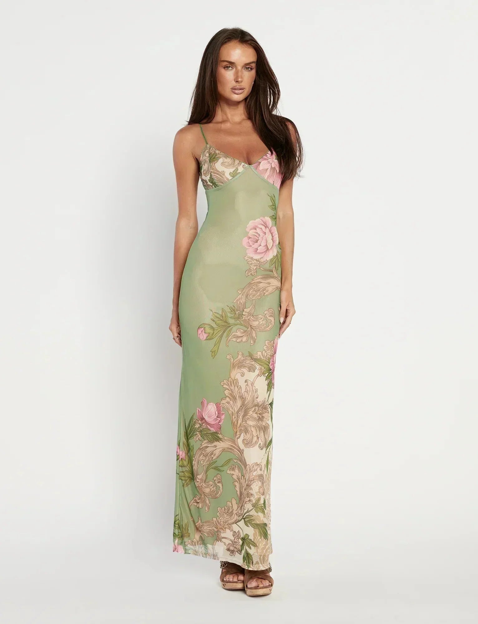 Robe longue à imprimé floral en coton, à coupe ajustée, avec fines bretelles et décolleté en V, idéale pour les journées d'été.