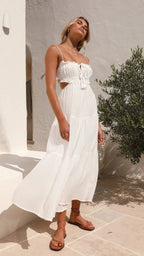 Robe longue estivale à étages, sans manches, en tissu léger, cordon au dos pour un ajustement fluide et confortable.