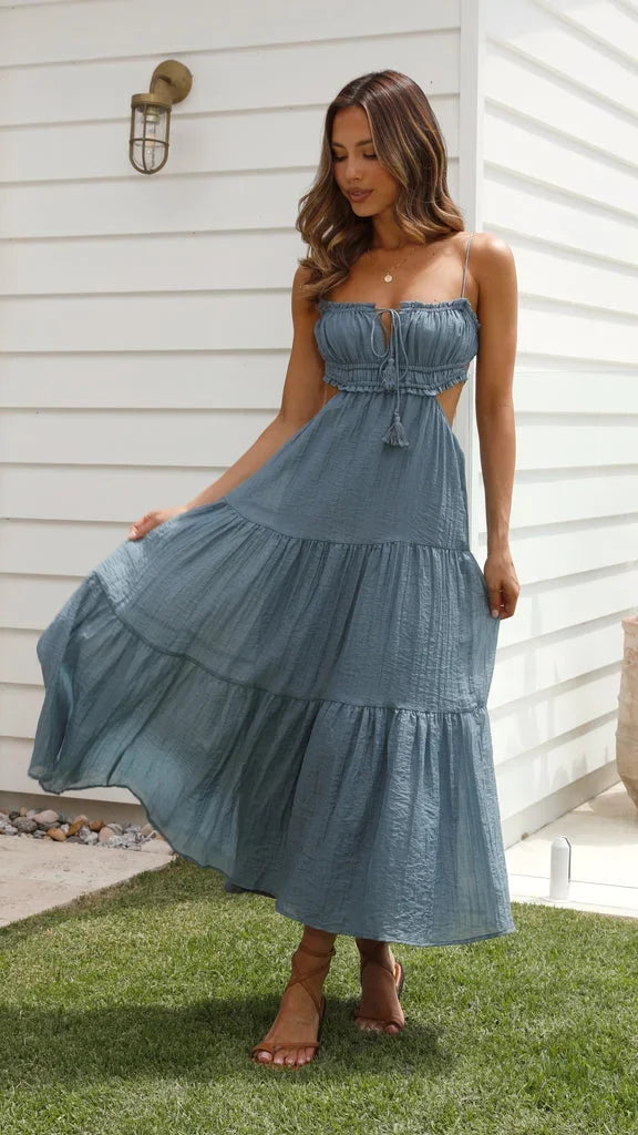 Robe longue à étages légère, sans manches, dos nu avec cordon, parfaite pour l'été, en tissu fluide et respirant.