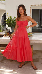 Robe longue à étages sans manches en tissu léger, cordon dans le dos pour un ajustement fluide, idéal pour l'été.