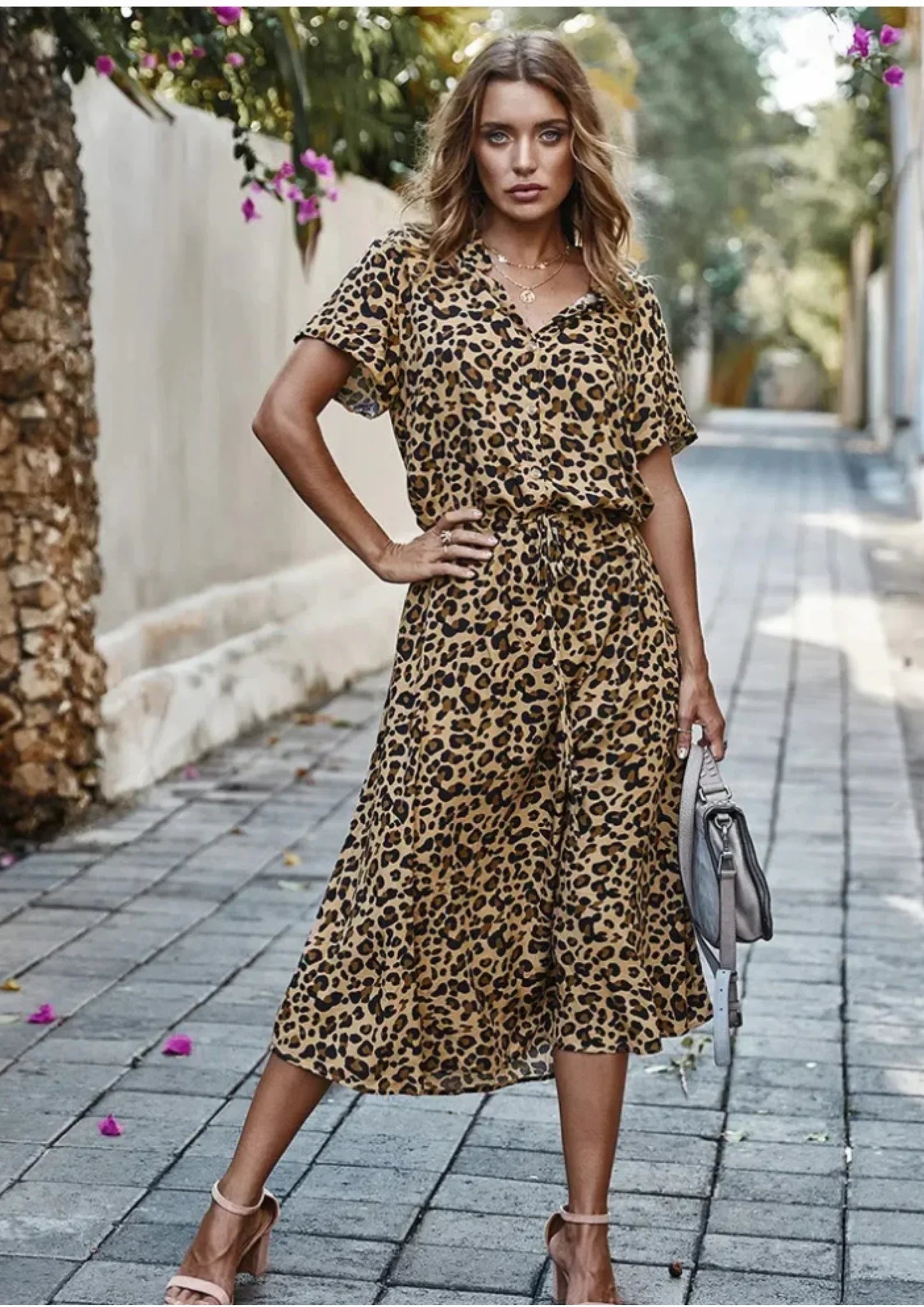 Robe midi à pois pour femme en coton léger avec lien à la taille et manches courtes, idéale pour le printemps et l'été.