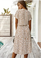 Robe midi à pois pour femme, en coton léger, avec lien à la taille et manches courtes, idéale pour le printemps et l'été.