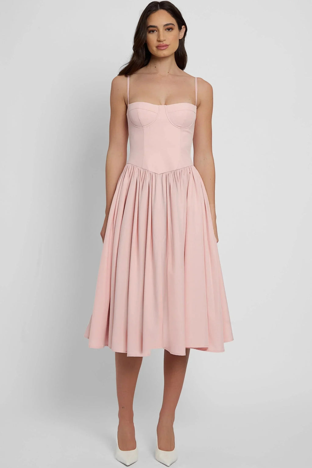 Robe midi rose à bustier, jupe évasée, en coton léger, parfaite pour l'été, douce et facile à porter.