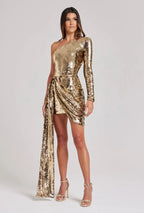 Robe courte asymétrique en sequins, fente sur le côté, manches longues, parfaite pour les soirées élégantes.