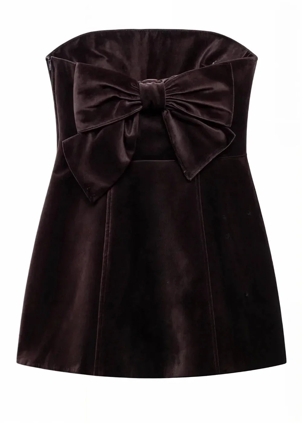 Robe courte bordeaux en satin, design bustier et style élégant pour soirées et cocktails.