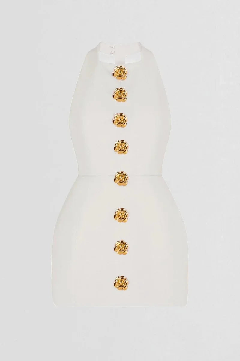 Robe courte ajustée avec col halter, boutons dorés et tissu extensible, parfaite pour les soirées élégantes.