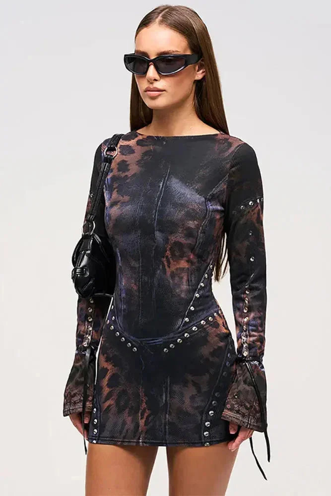 Robe noire à imprimé abstrait, manches longues, cloutée, en tissu léger, idéale pour des soirées en club.