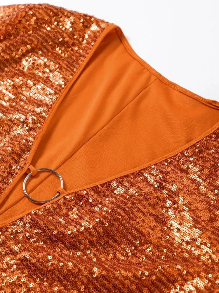 Robe courte pailletée, col plongeant, manches évasées, en tissu scintillant, idéale pour sortir en club.
