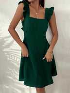 Robe courte évasée en coton léger avec volants et manches à bretelles, parfaite pour les journées d'été, plusieurs couleurs.