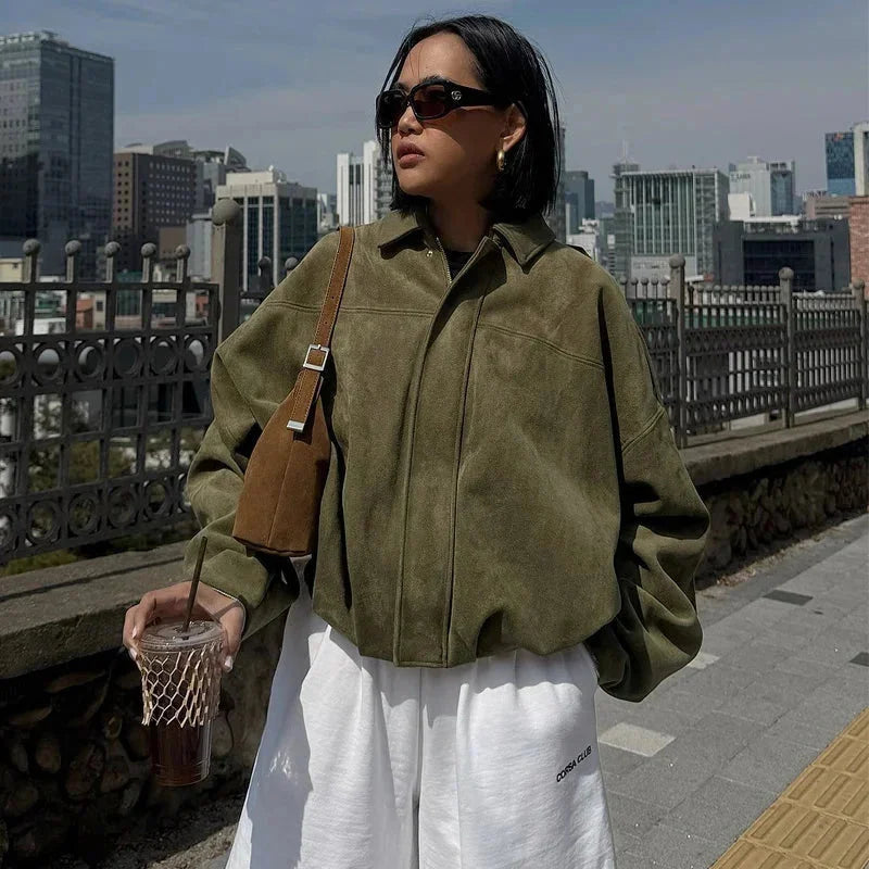 Veste bomber femme oversize marron avec fermeture éclair, design décontracté et coupe ample.